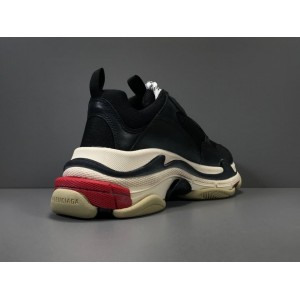 Triple S Sneaker Black