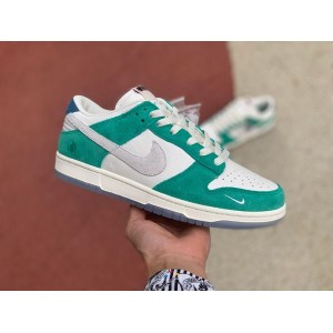 Kasina x Dunk Low Road Sign