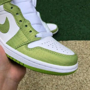 JORDAN 1 MID SE GREEN PYTHON (W)