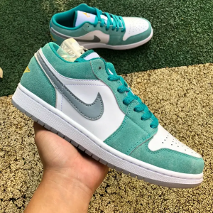 JORDAN 1 LOW NEW EMERALD