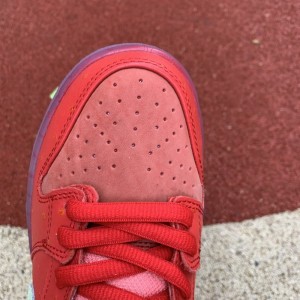 Dunk High SB Strawberry Cough