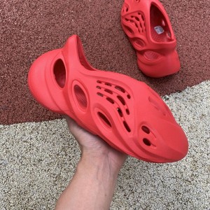 Yeezy Foam Runner Vermiliion