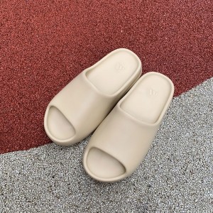 Yeezy Slides Desert Sand