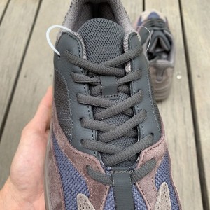 Yeezy Boost 700 Mauve