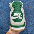Nike SB x Air Jordan 4 Retro “Pine Green”