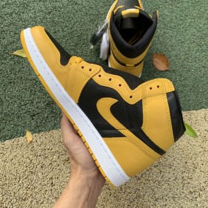 Jordan 1 High Retro OG Pollen