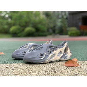Yeezy Foam Runner MXT Moon Grey